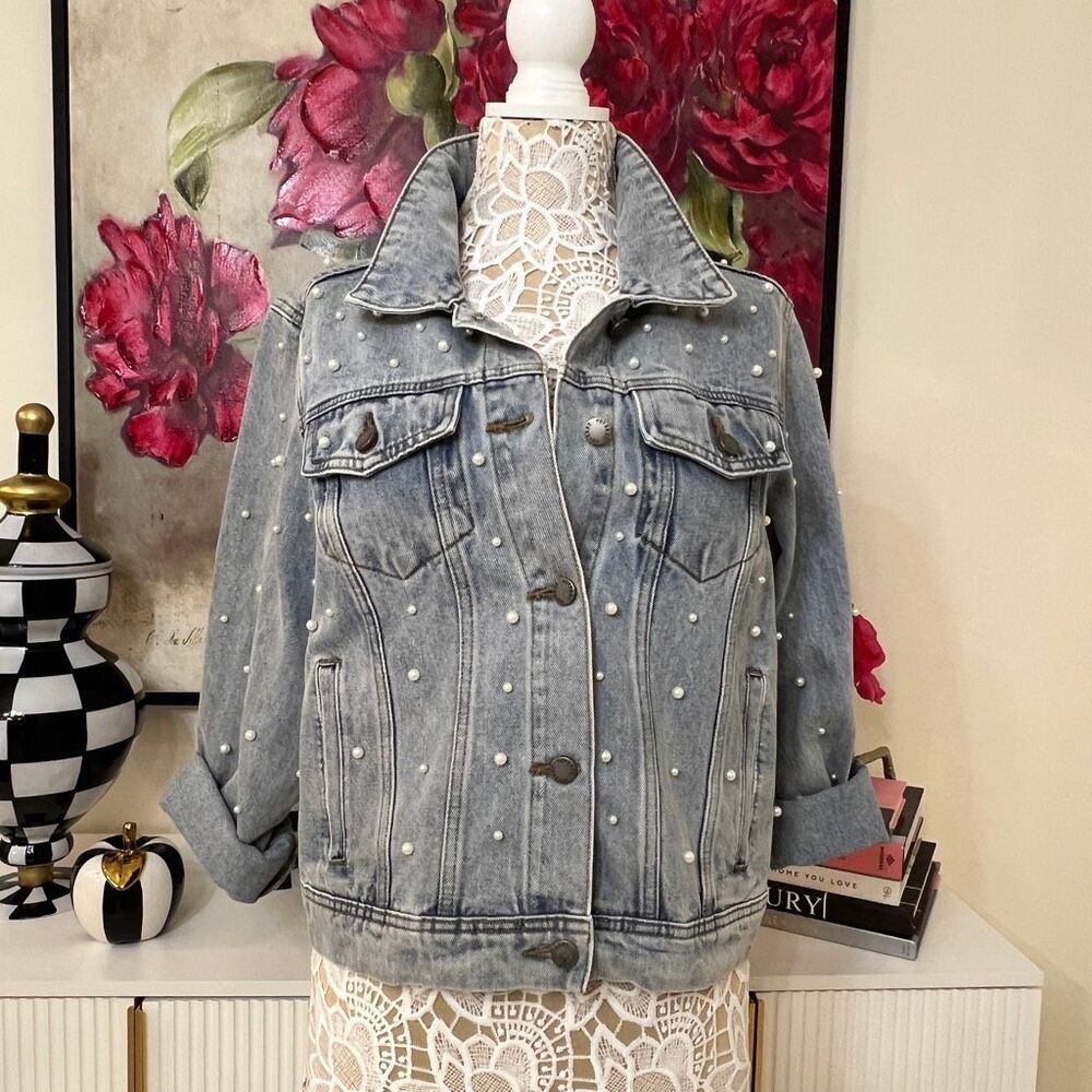Veveret Women's Pearl Embellished Cropped Denim Jacket Light Wash Blue Sz Medium